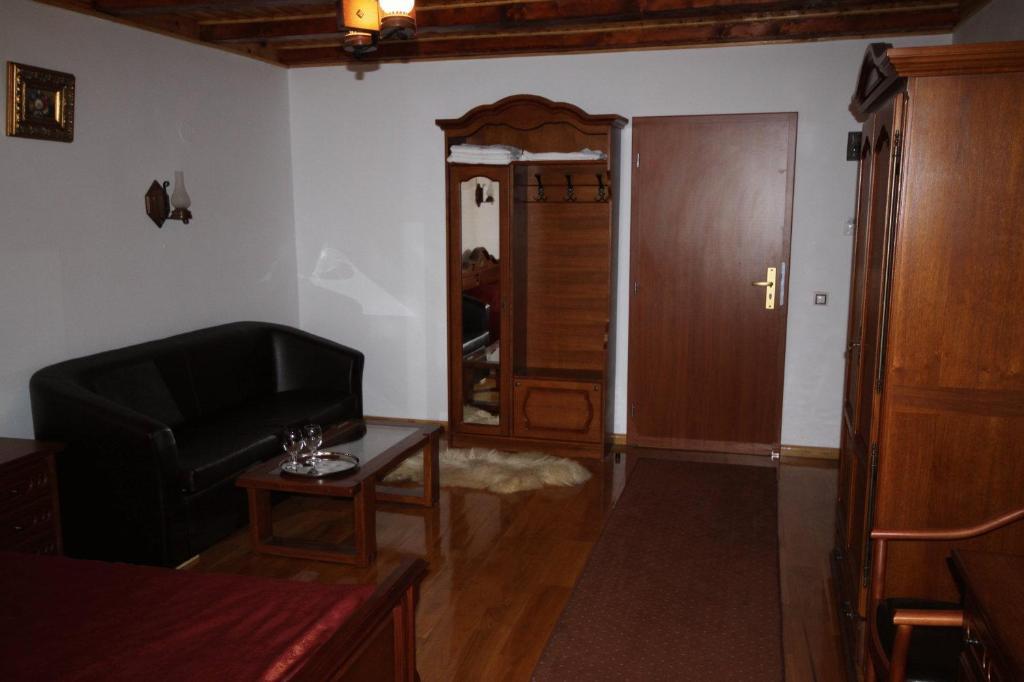 Pension Curmatura Stezii Rasinari Room photo